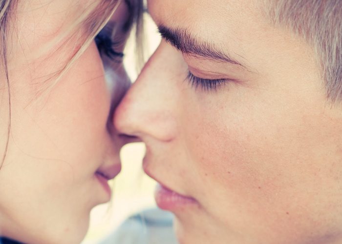 Expert Tips on How To Kiss a Man So He’ll Always Remember You 